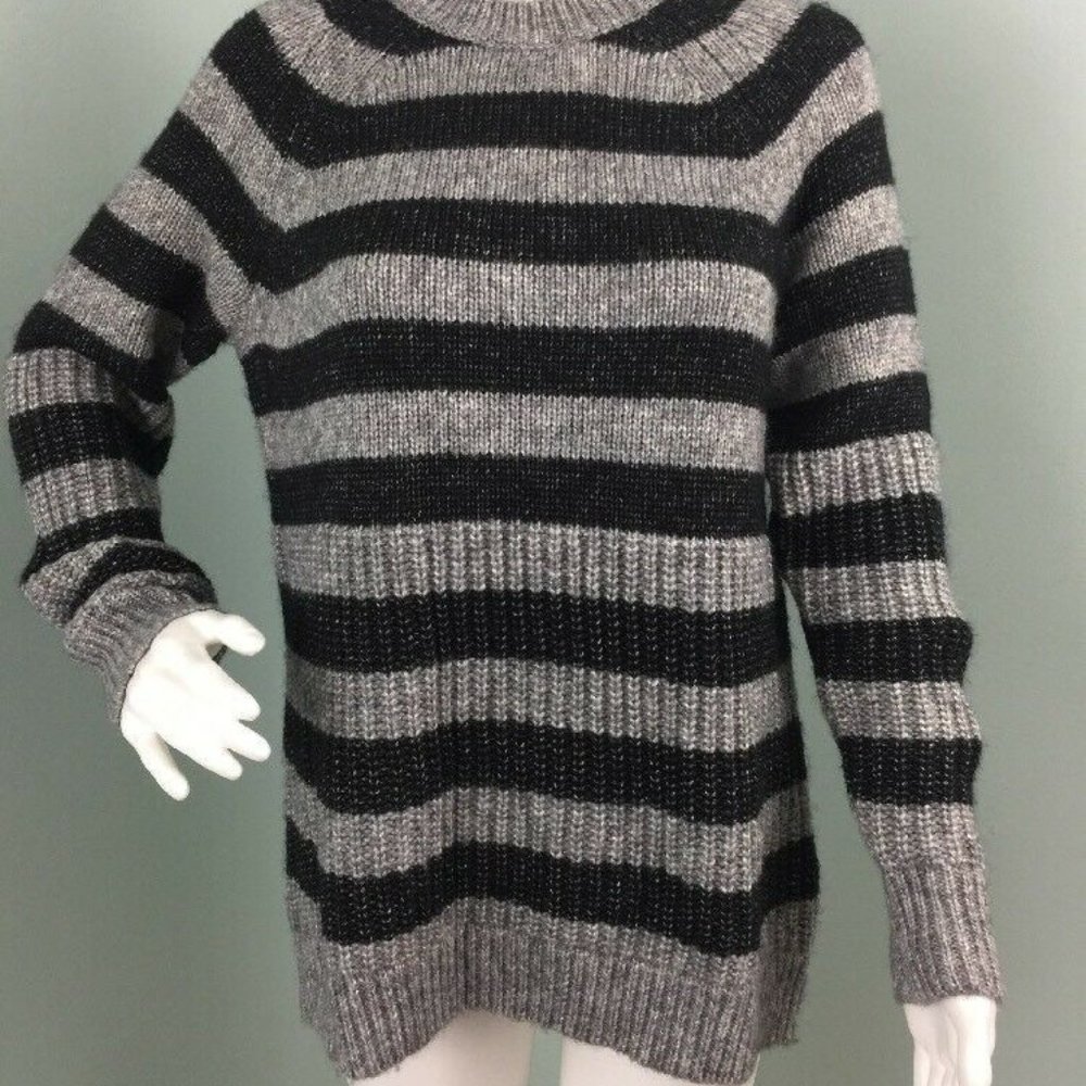 Banana Republic Women Gray Black Striped Italian Yarn Size Medium